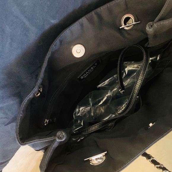 Chanel Shoulder Bag - Picture 3 of 3